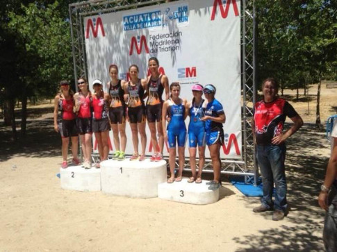 El equipo femenino de Diablillos de Rivas, campeón de Madrid de Acuatlón (Foto cortesía del club)