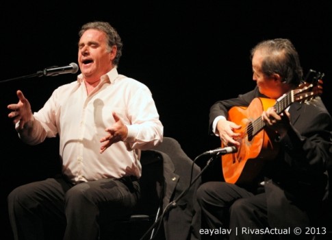 El cantaor Antonio Ronco con Juan Antonio Muñoz a la guitarra, durante su actuación (Foto: Enrique Ayala)