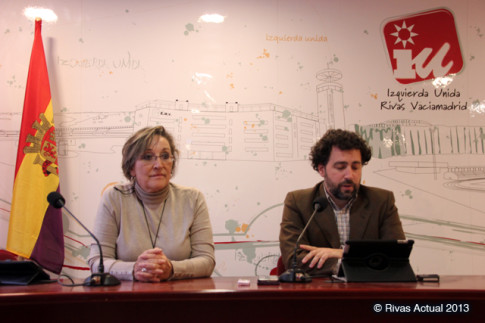 Un momento de la rueda de prensa, con Ana Reboiro y Pedro del Cura (Foto Rivas Actual)