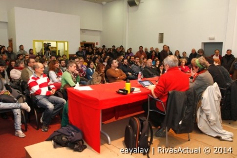 Un aspecto del salón de actos de la Casa de Asociaciones, durante el acto de presentación de 'Podemos' en Rivas (Foto: Enrique Ayala)