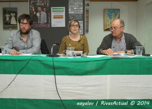 De izquierda a derecha, Miguel Urbán, Cristina Valero y Javir Navascués, durante la charla de ayer (Foto: Enrique Ayala)