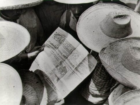 Campesinos leyendo el machete, 1928.